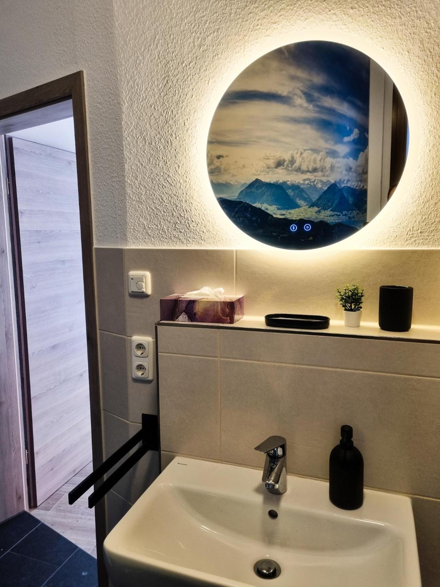 Maremar - Design Maisonette Altstadt - 4 Pers - 57Qm - Luxus Boxspringbett - Kueche - Arbeitsplatz - Privater Parkplatz Greiz Esterno foto