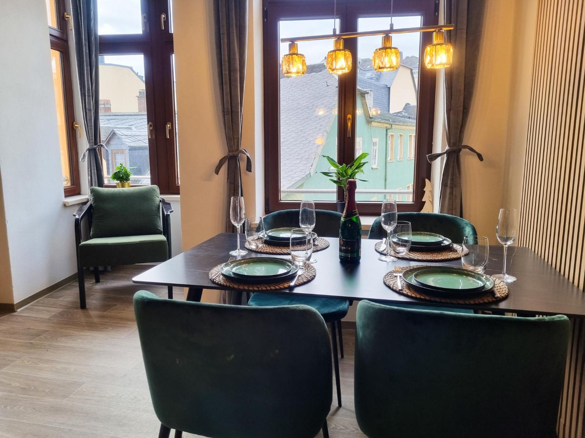 Maremar - Design Maisonette Altstadt - 4 Pers - 57Qm - Luxus Boxspringbett - Kueche - Arbeitsplatz - Privater Parkplatz Greiz Esterno foto