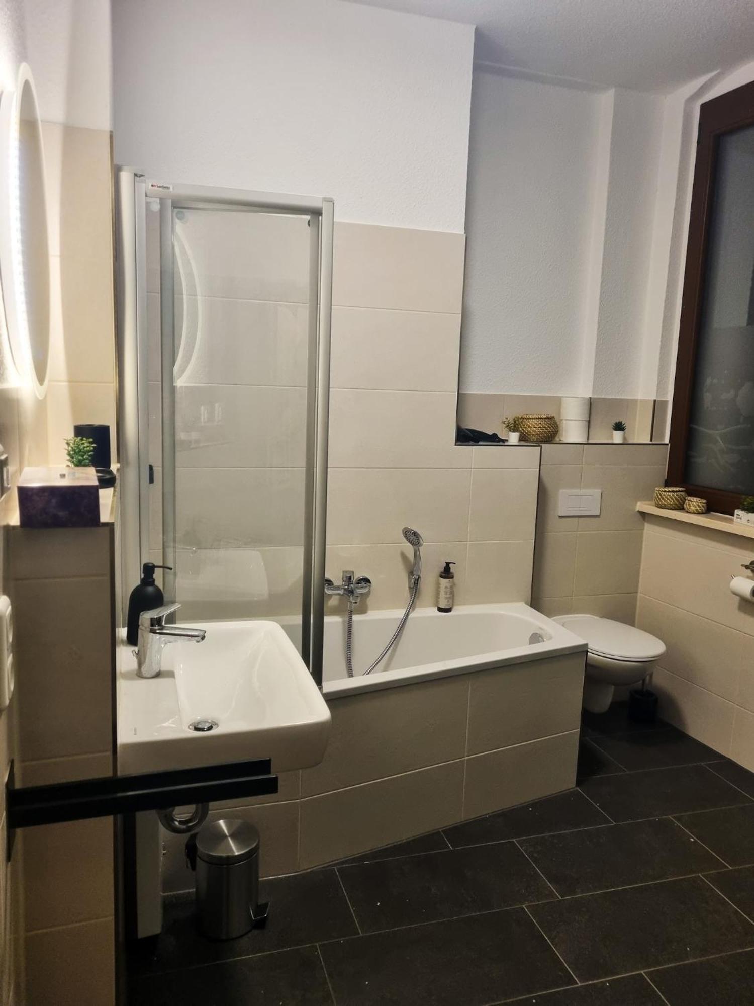 Maremar - Design Maisonette Altstadt - 4 Pers - 57Qm - Luxus Boxspringbett - Kueche - Arbeitsplatz - Privater Parkplatz Greiz Esterno foto