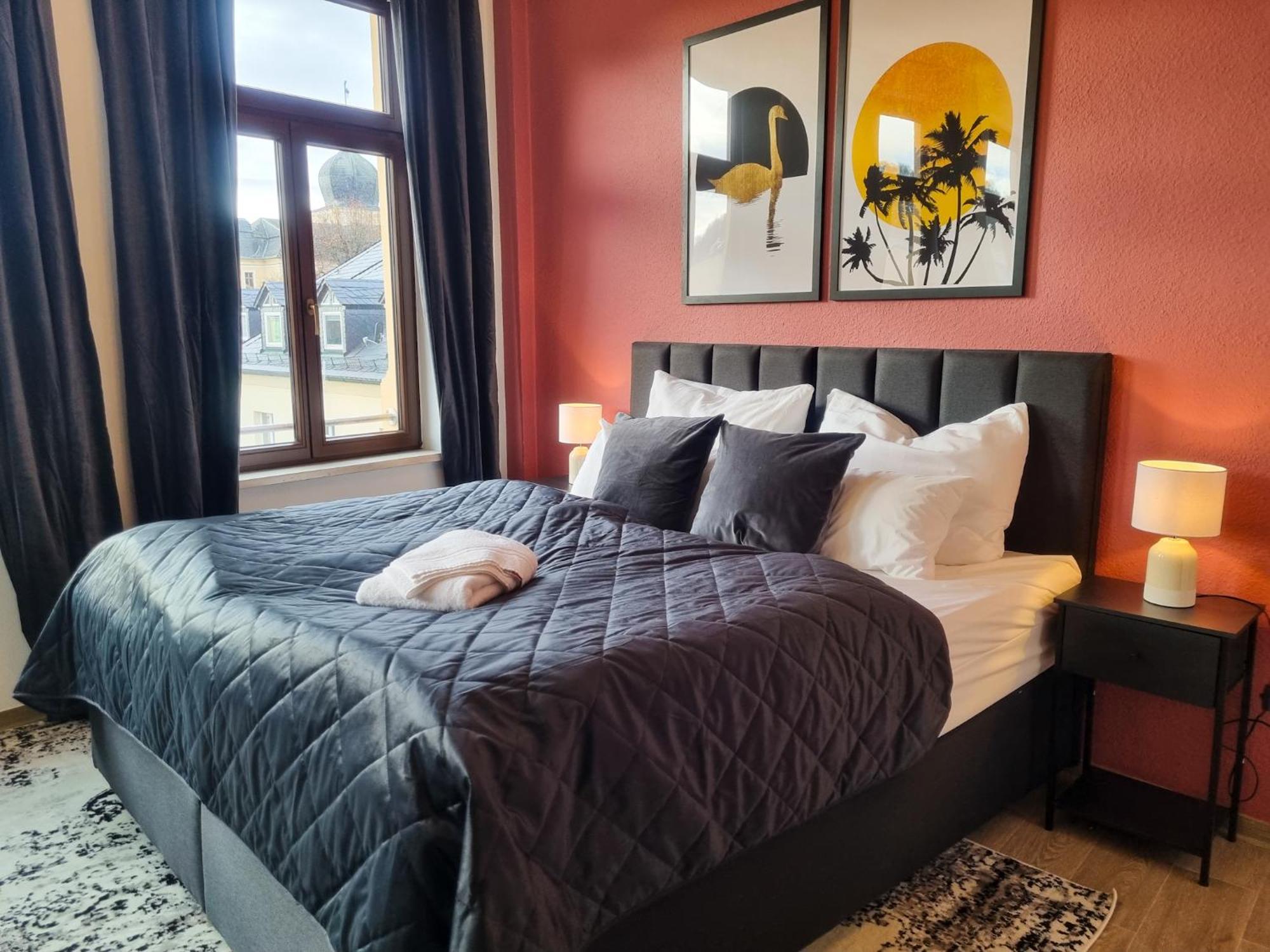 Maremar - Design Maisonette Altstadt - 4 Pers - 57Qm - Luxus Boxspringbett - Kueche - Arbeitsplatz - Privater Parkplatz Greiz Esterno foto