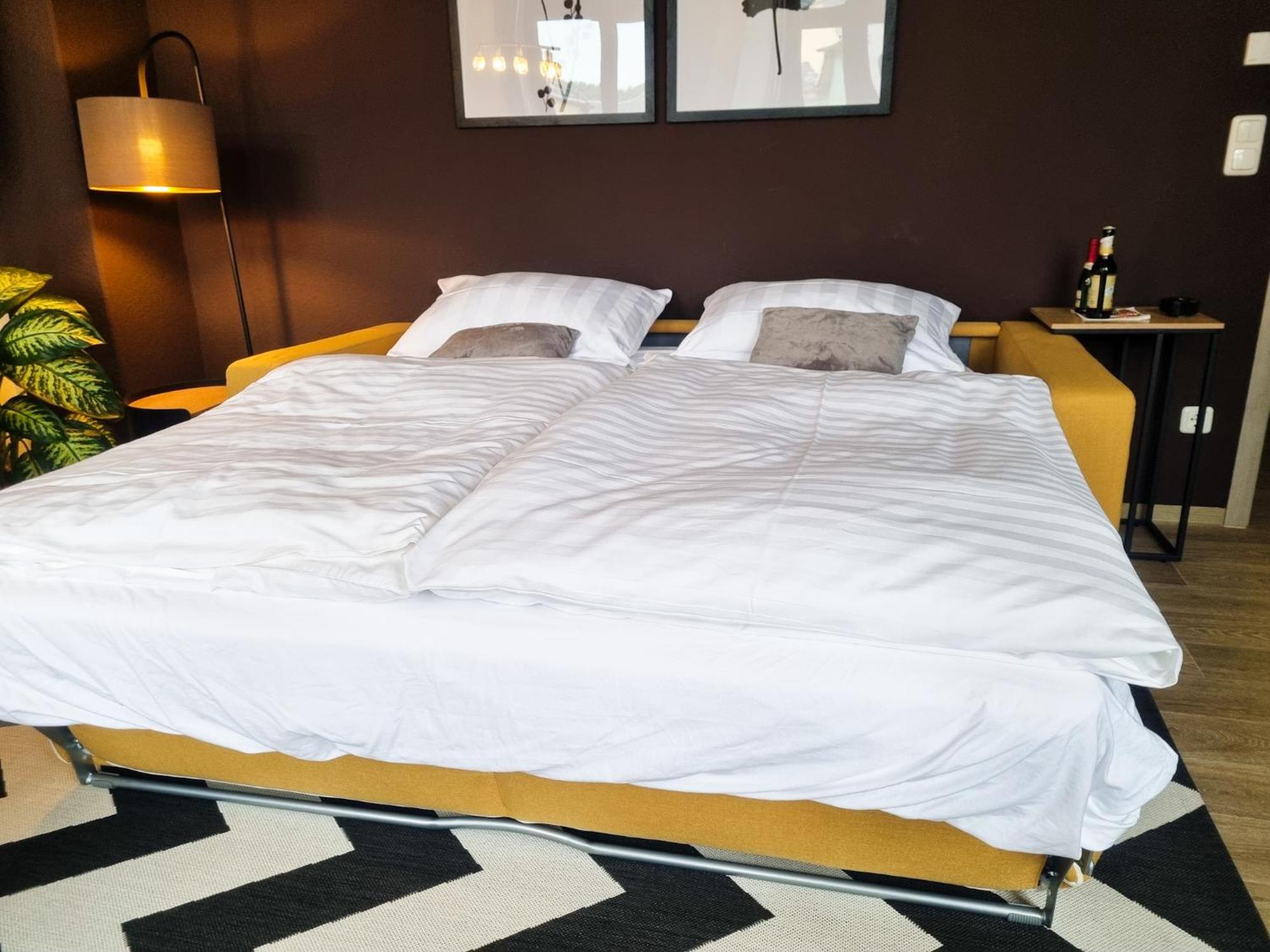 Maremar - Design Maisonette Altstadt - 4 Pers - 57Qm - Luxus Boxspringbett - Kueche - Arbeitsplatz - Privater Parkplatz Greiz Esterno foto